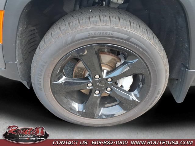Used 2024 Jeep Grand Cherokee Limited w/ Black Appearance Package AWD/4WD image 6