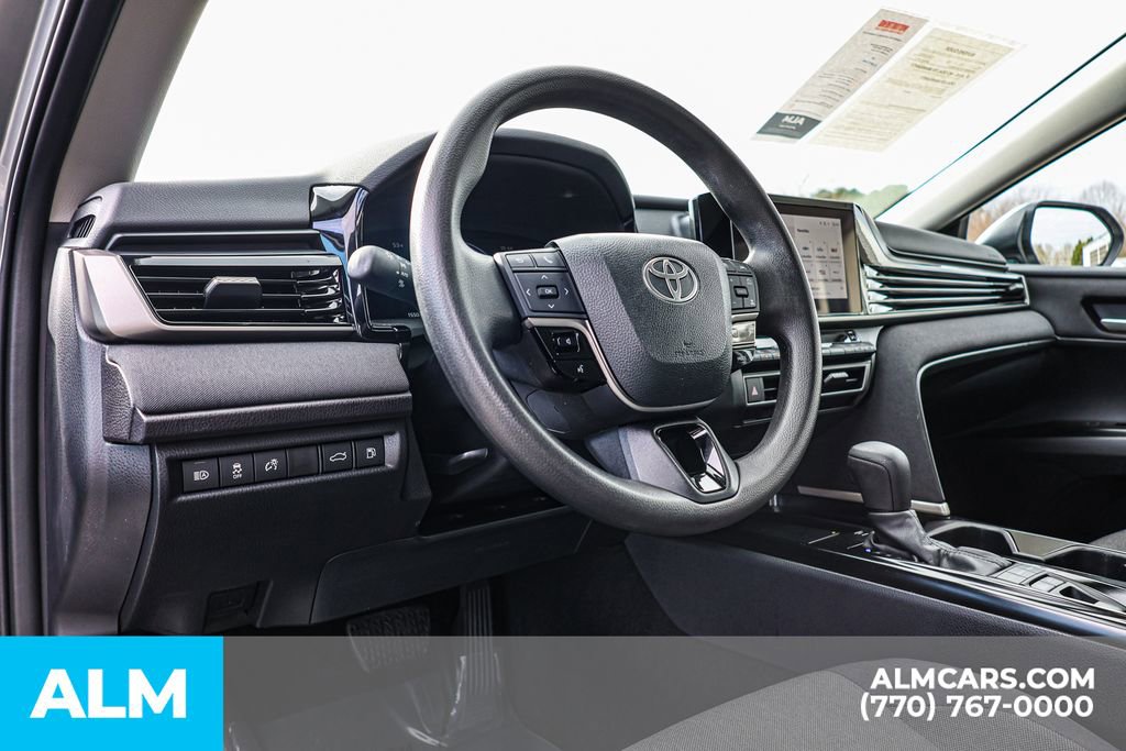 Used 2025 Toyota Camry LE image 27