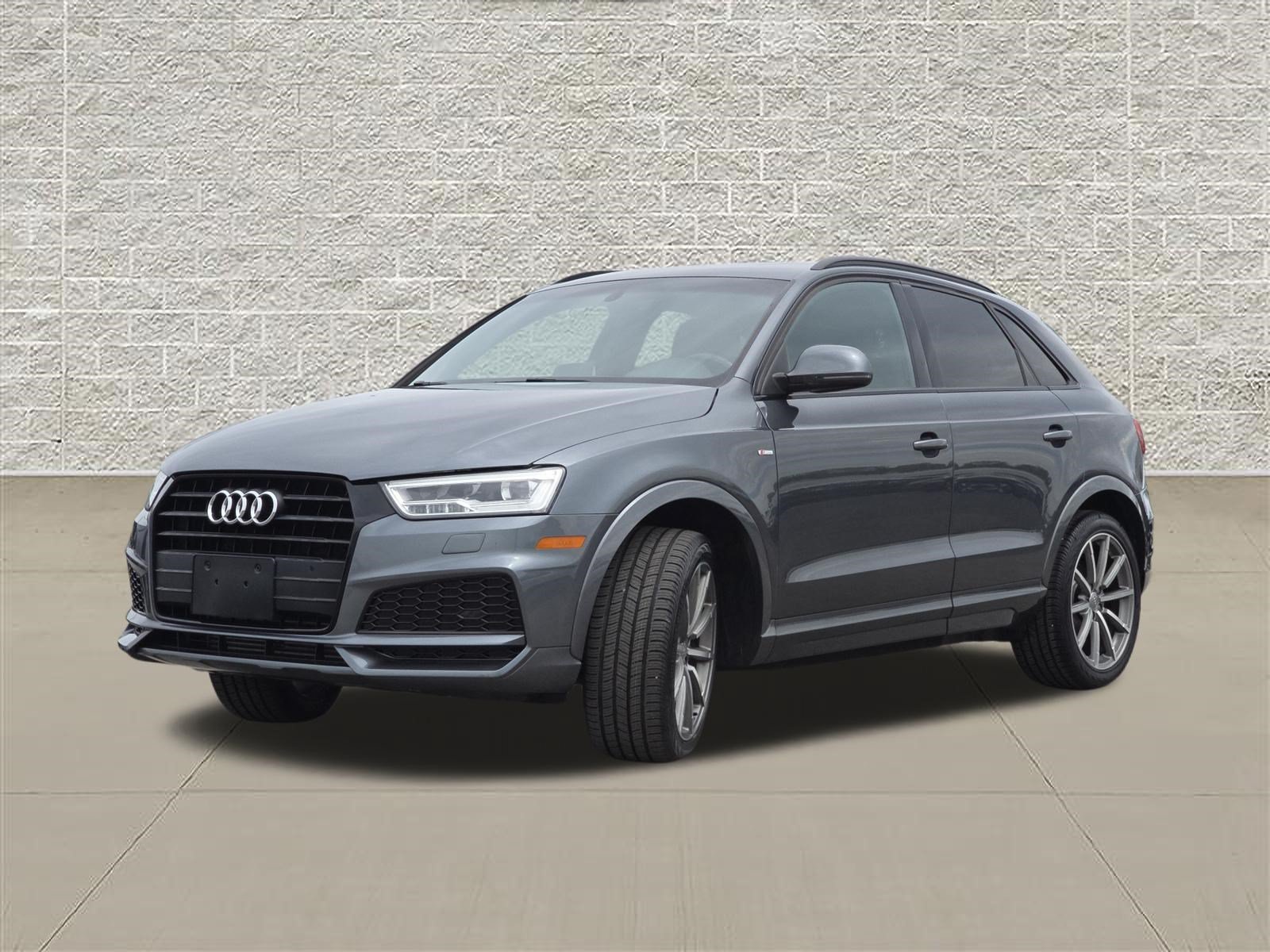 Used 2018 Audi Q3 2.0T Premium Plus w/ Premium Plus Package AWD/4WD image 3