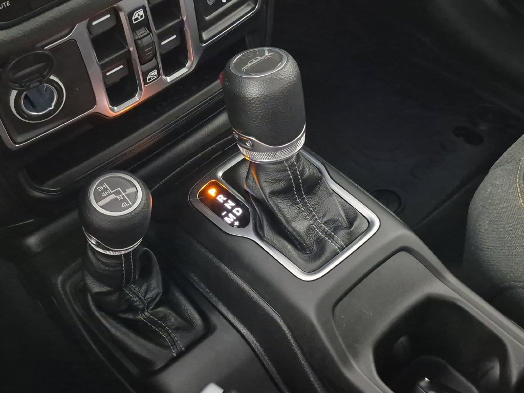Used 2025 Jeep Gladiator Sport AWD/4WD image 24