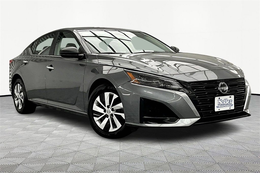 Used 2024 Nissan Altima 2.5 S image 12