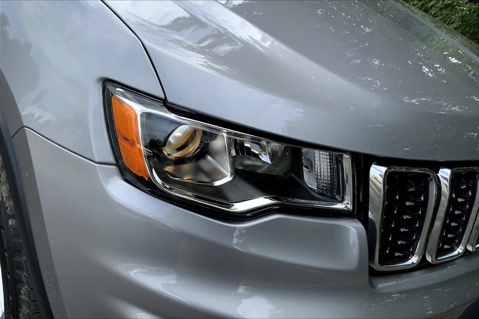 Used 2020 Jeep Grand Cherokee Laredo AWD/4WD image 23