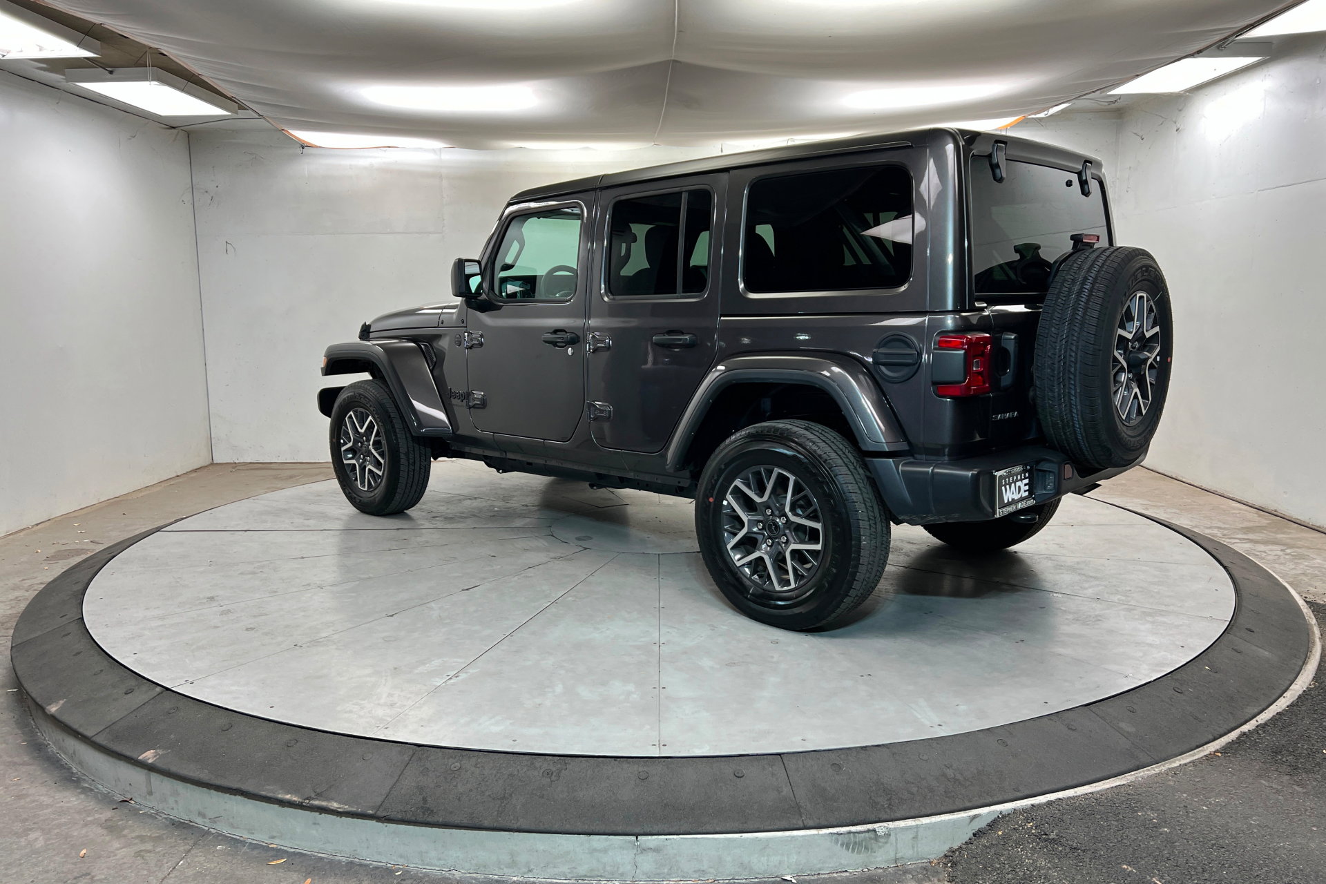 Certified 2025 Jeep Wrangler Sahara image 3