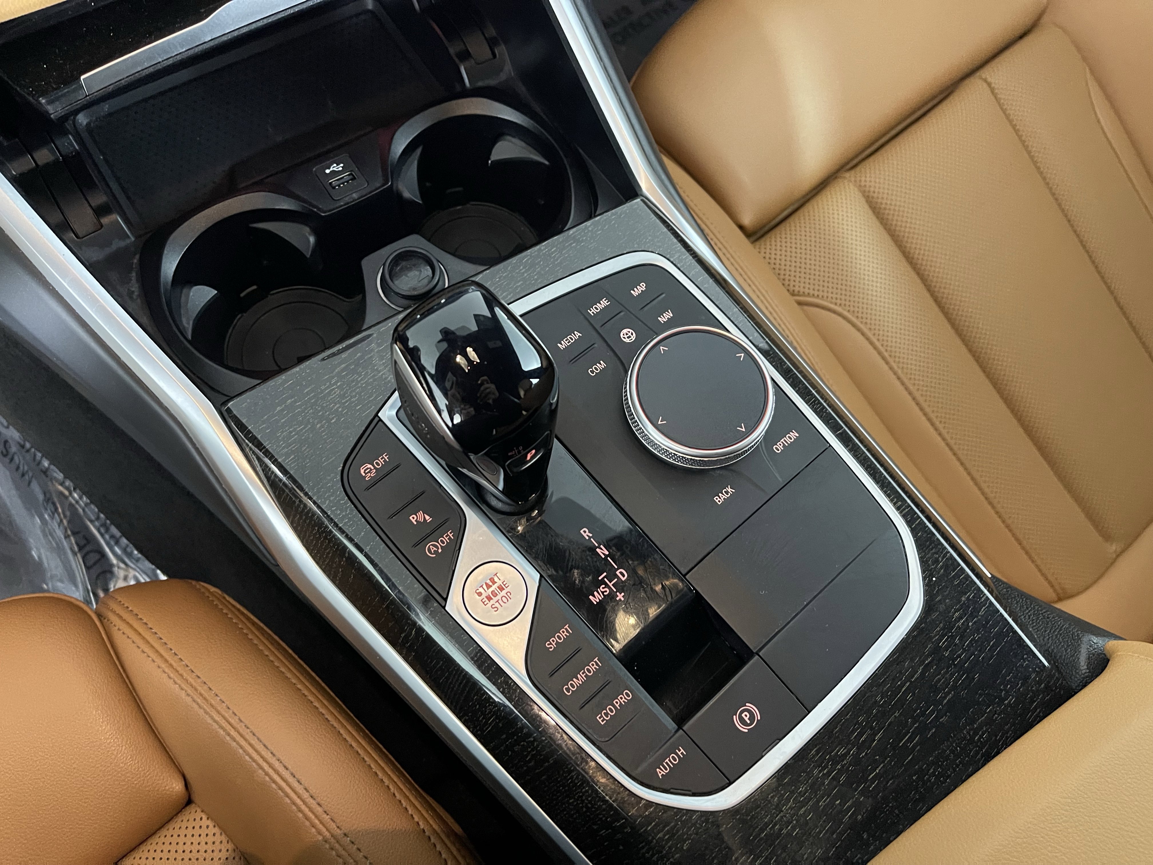 Certified 2022 BMW 330i xDrive Sedan w/ Driving Assistance Package image 14