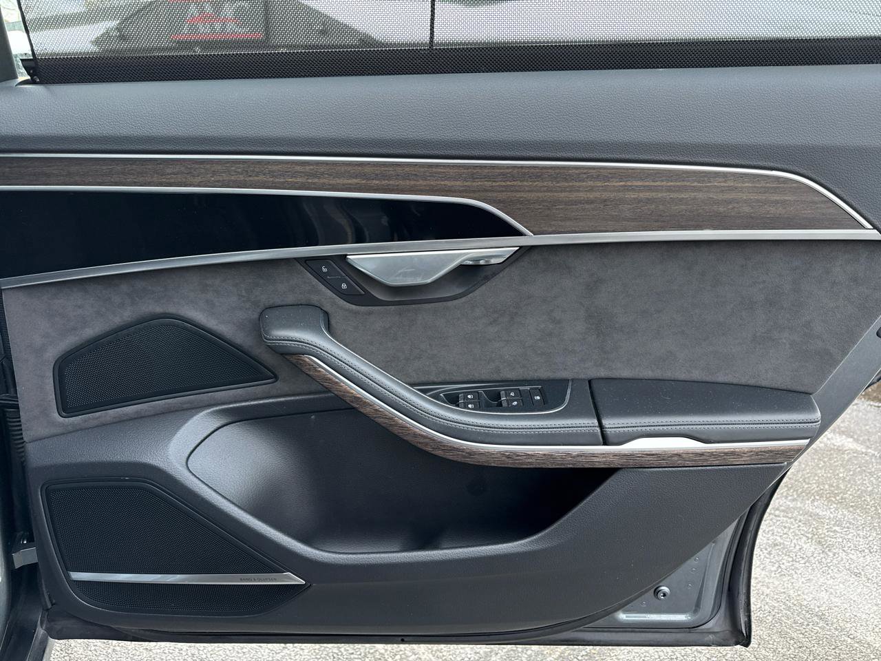 Used 2021 Audi A8 L 3.0T w/ Executive Plus Package image 33