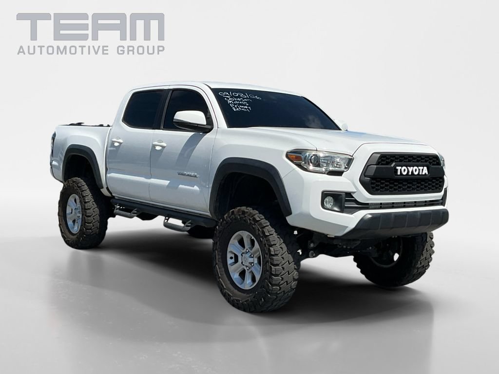 Used 2018 Toyota Tacoma TRD Off-Road AWD/4WD image 1