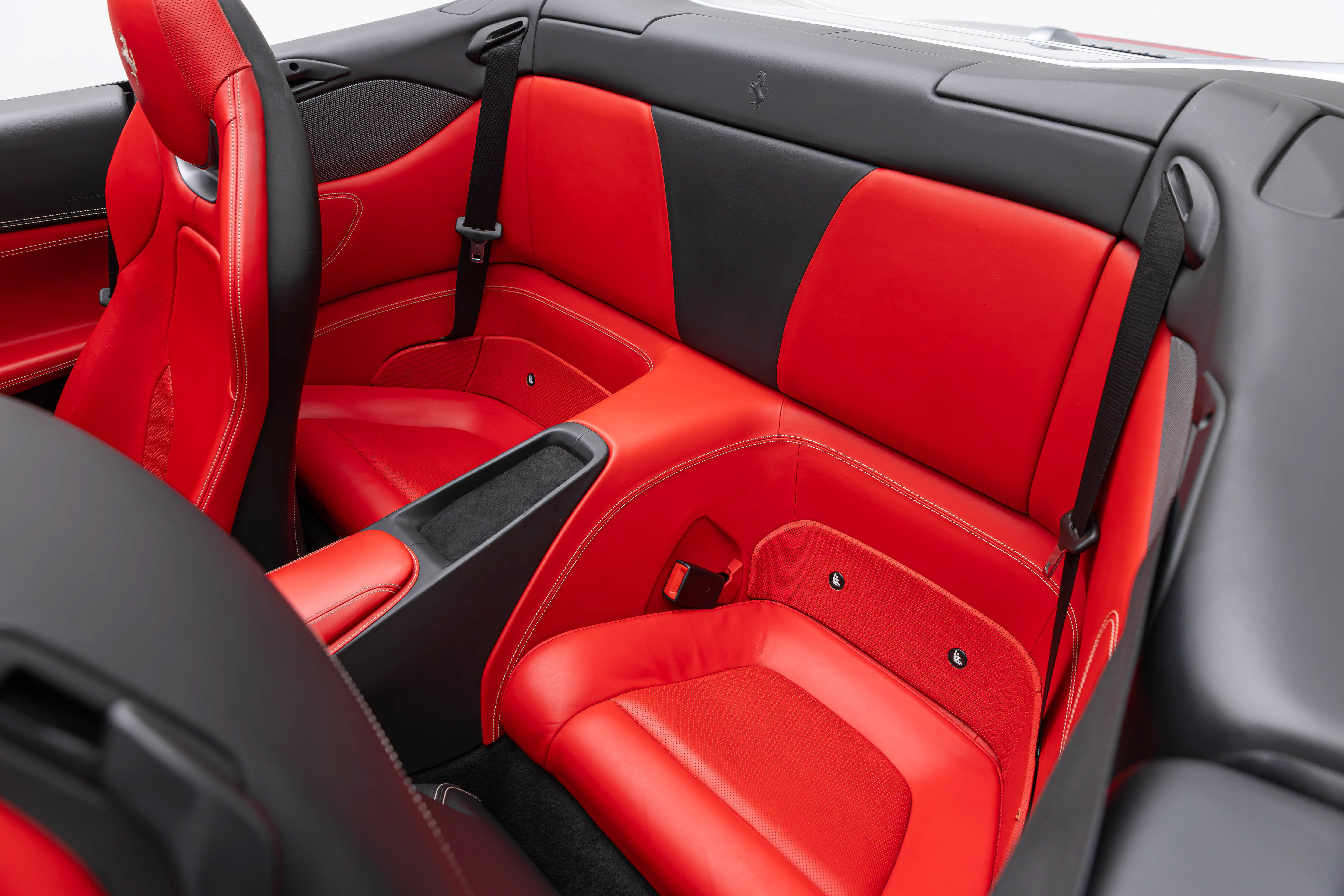 Certified 2019 Ferrari Portofino RWD image 43