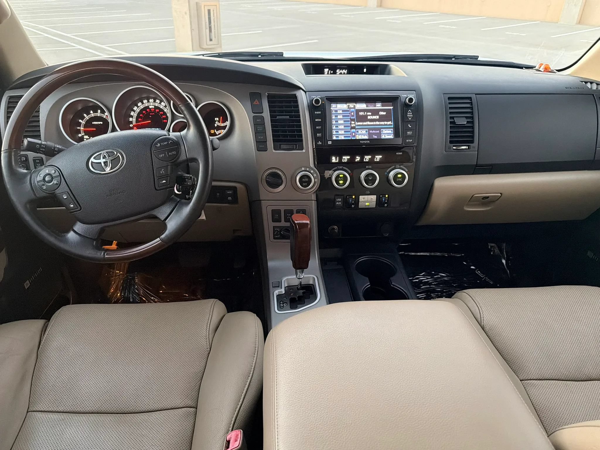 Used 2013 Toyota Sequoia Platinum AWD/4WD image 10