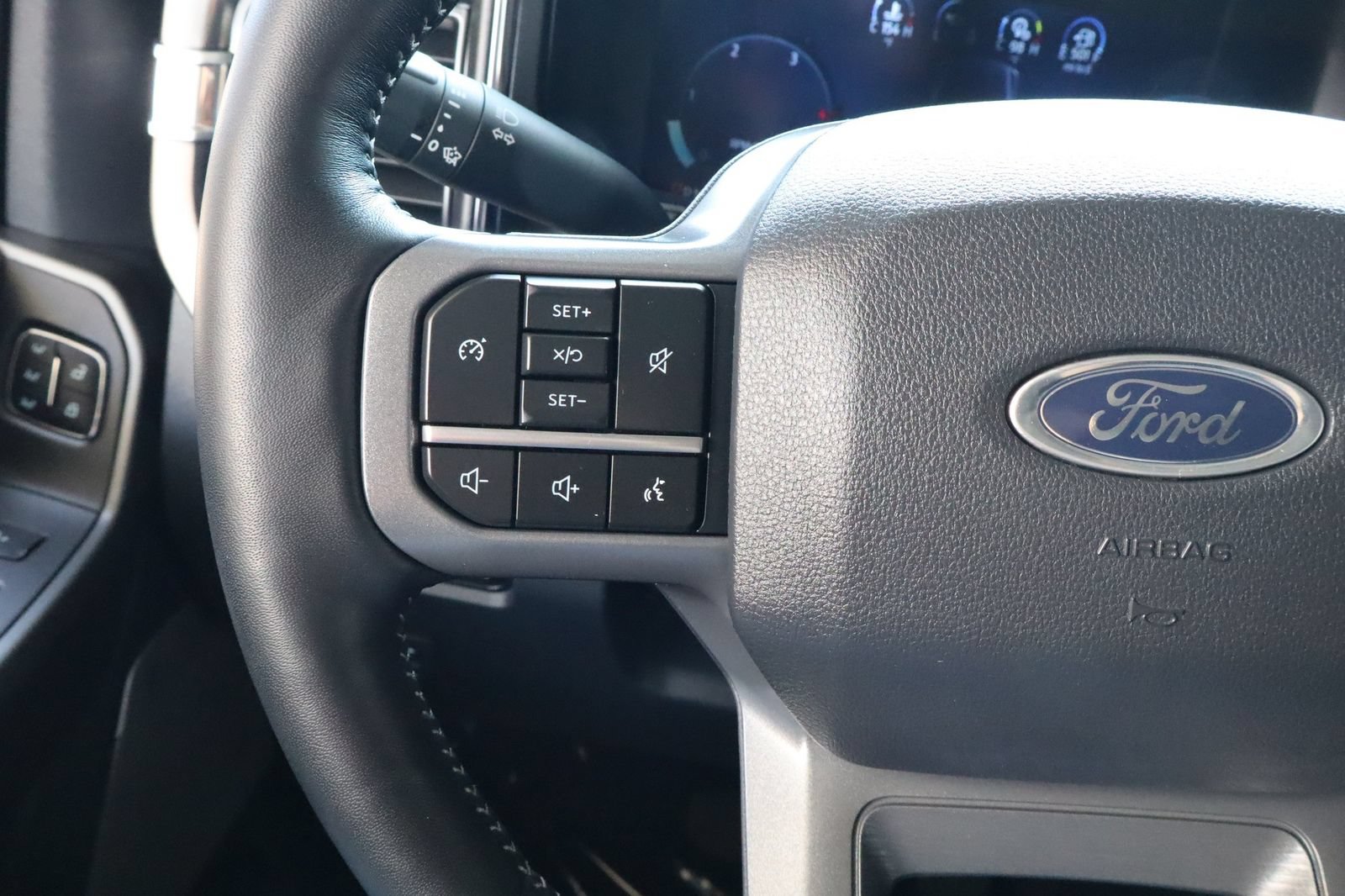 Used 2024 Ford F250 Lariat w/ FX4 Off-Road Package AWD/4WD image 25