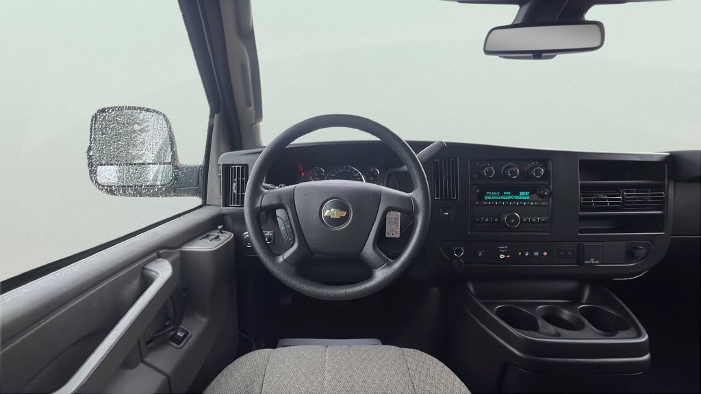 Used 2025 Chevrolet Express 3500 LT w/ LT Preferred Equipment Group RWD image 11
