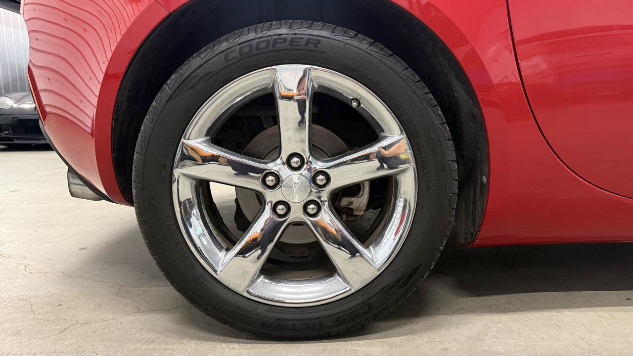 Used 2008 Pontiac Solstice Convertible w/ Premium Package RWD image 36