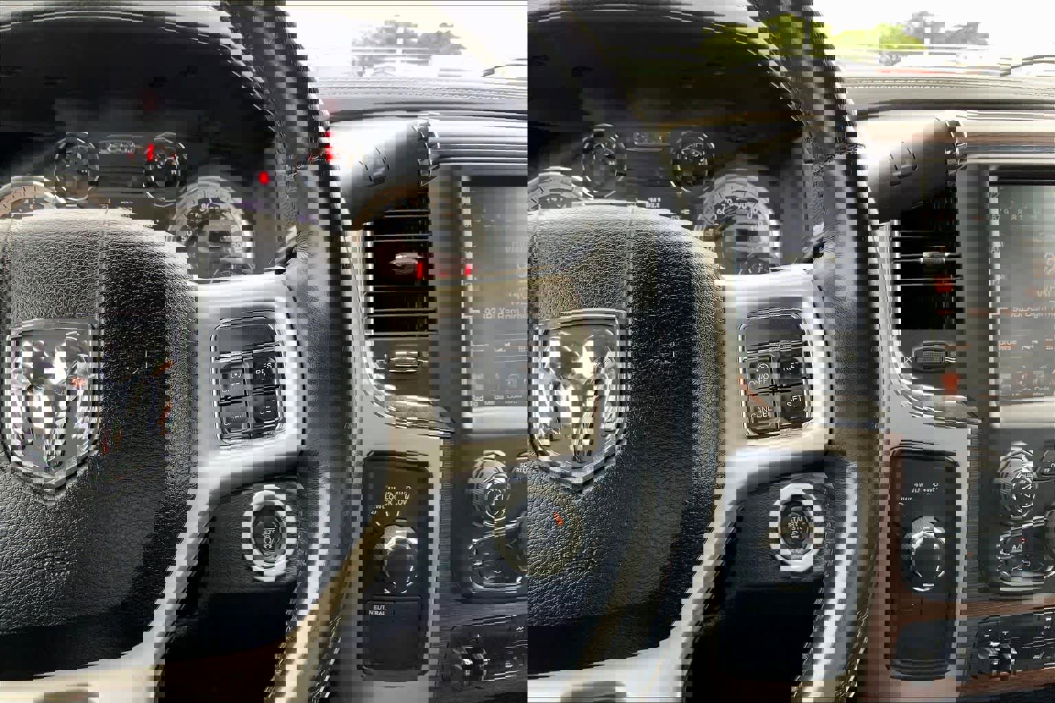 Used 2014 RAM 2500 Laramie w/ Protection Group image 24