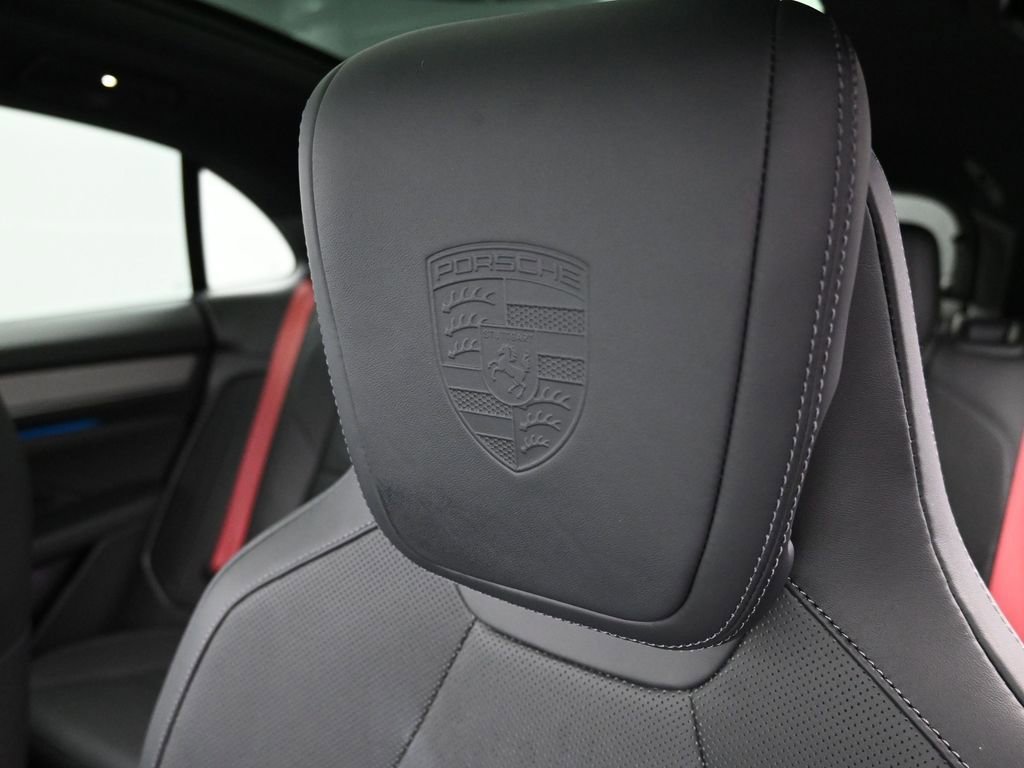 Certified 2025 Porsche Macan 4S Electric image 8