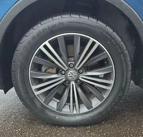 Used 2018 Volkswagen Tiguan SEL AWD/4WD image 54
