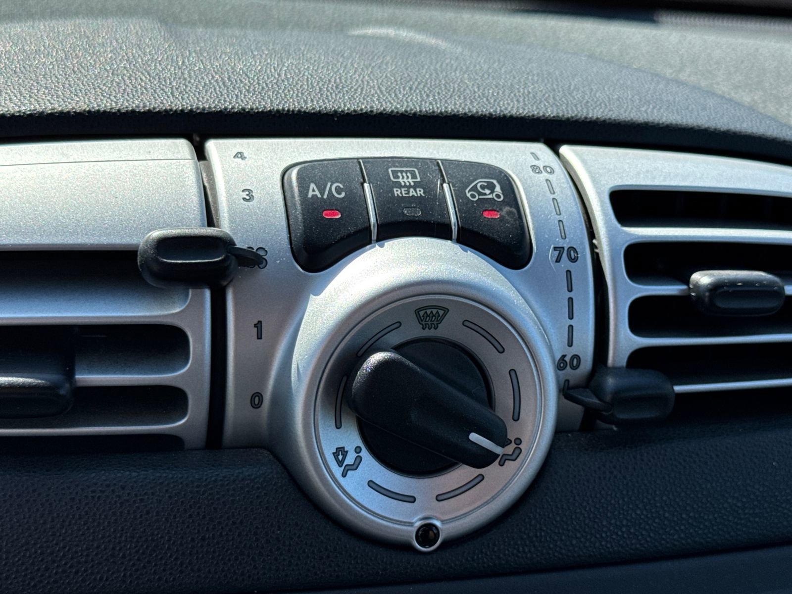 Used 2008 smart fortwo pure image 17