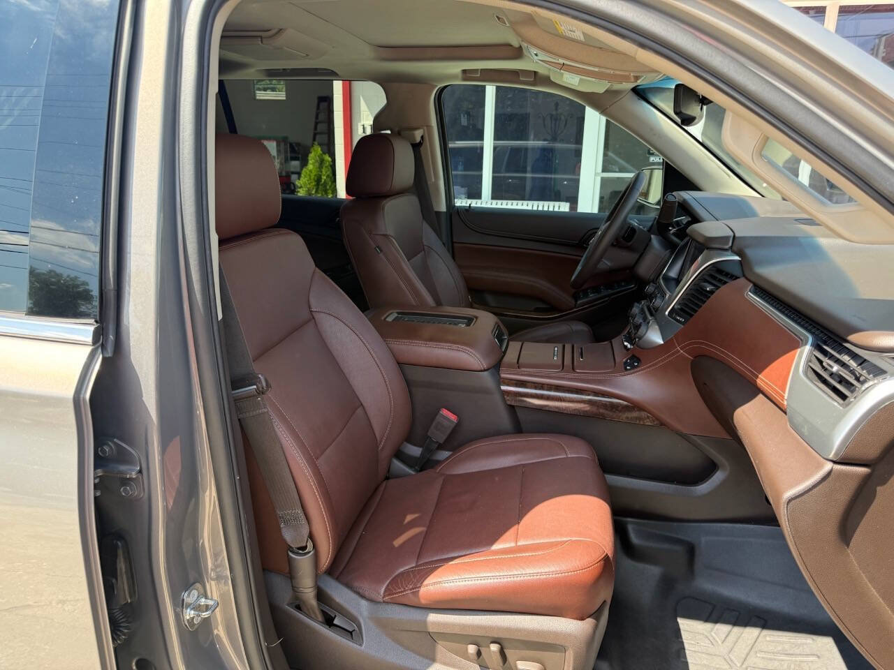 Used 2017 Chevrolet Suburban Premier AWD/4WD image 18