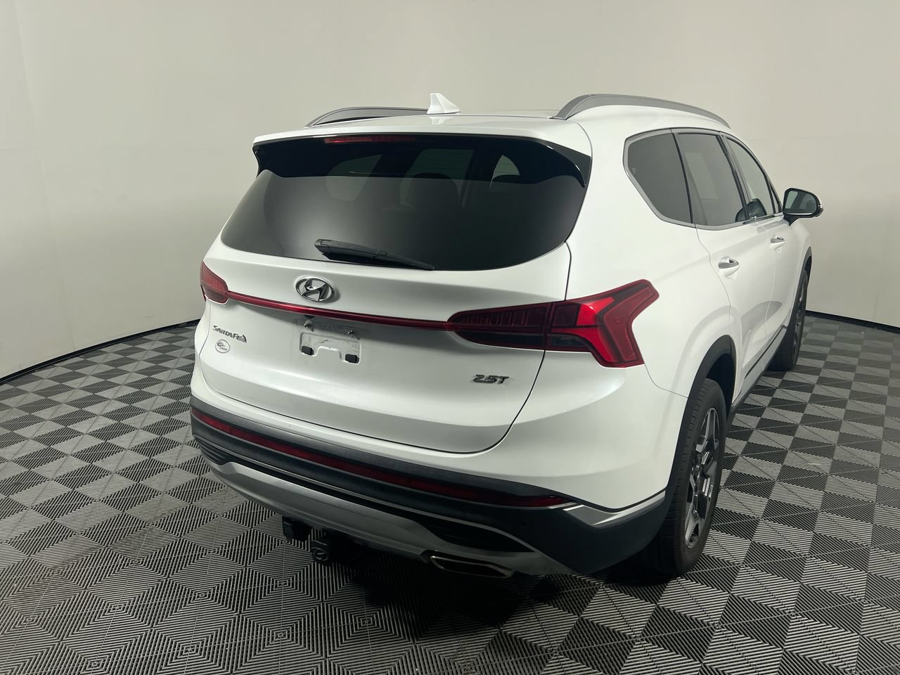 Used 2022 Hyundai Santa Fe Limited FWD image 3