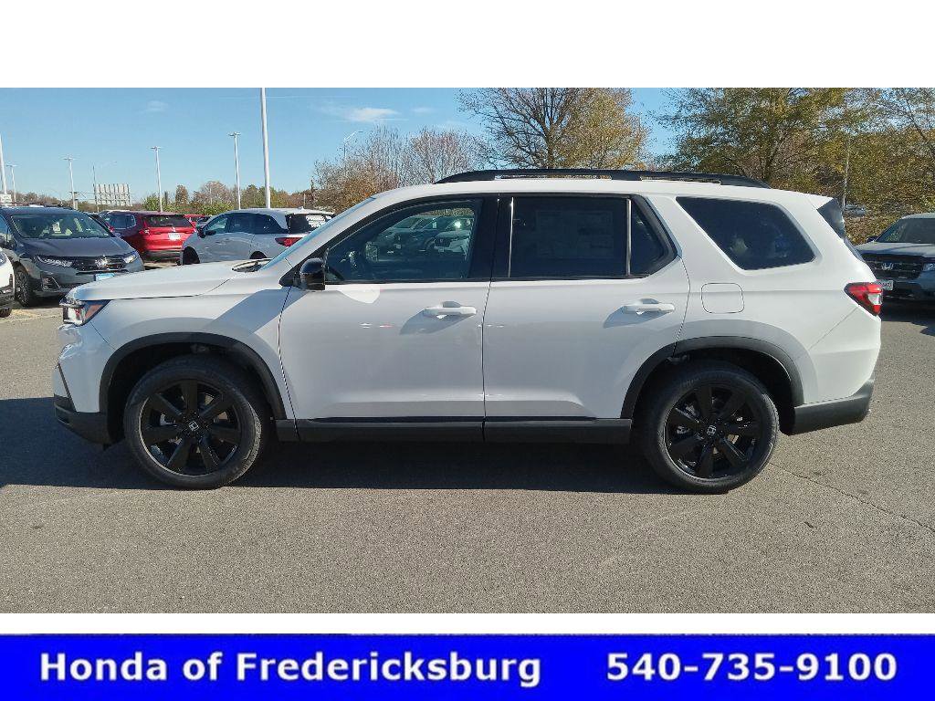 Used 2025 Honda Pilot Black Edition image 2