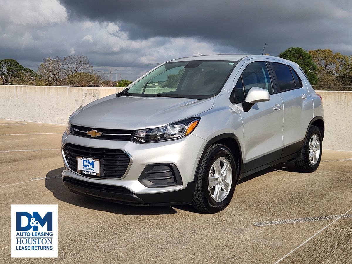 Used 2022 Chevrolet Trax LS w/ Tint and Cruise Package image 3