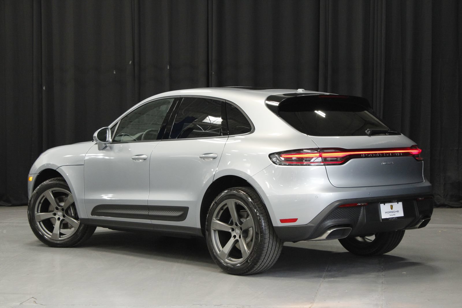 New 2026 Porsche Macan AWD/4WD image 3