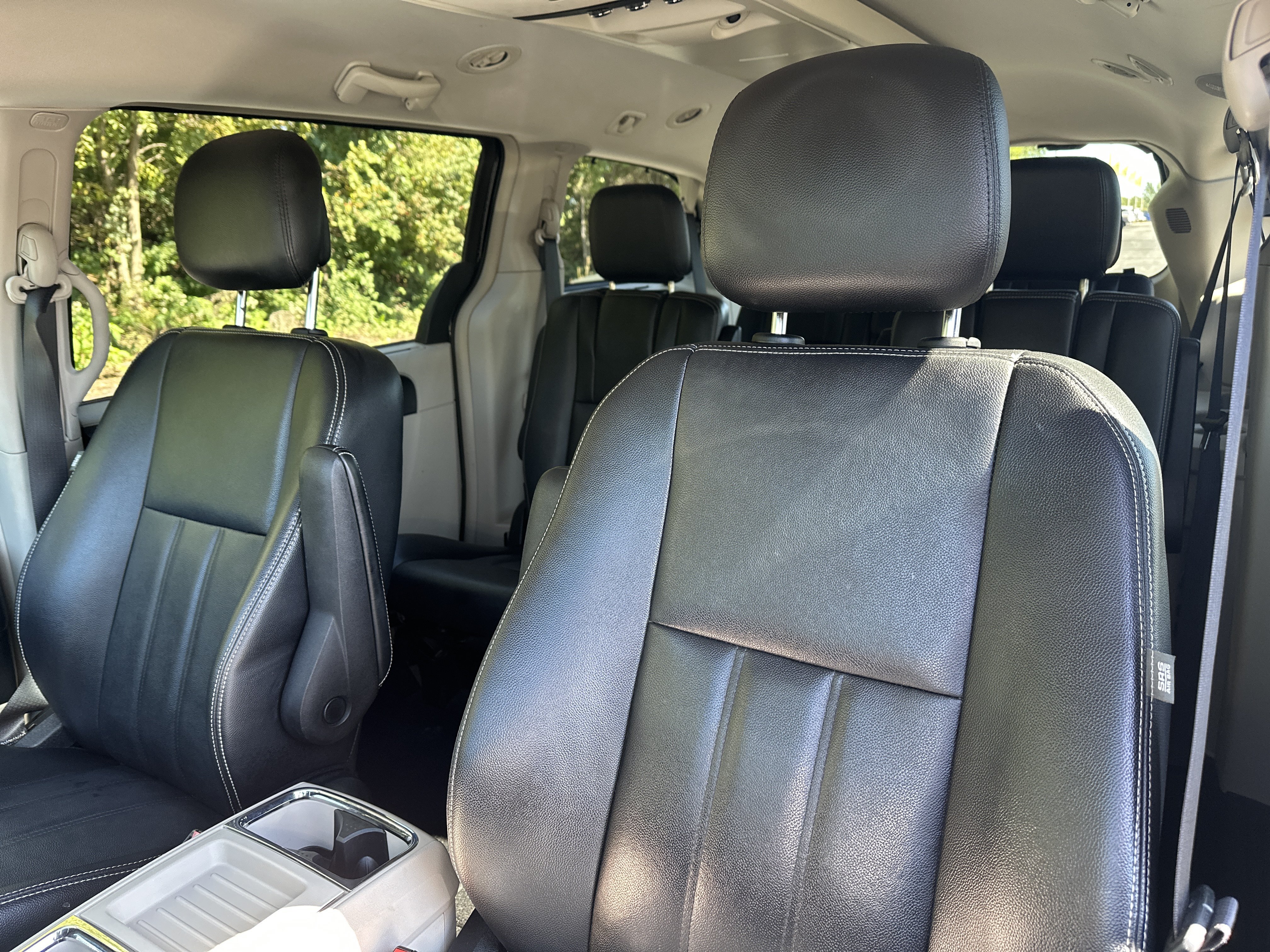 Used 2015 Chrysler Town & Country Touring w/ Driver Convenience Group FWD image 13
