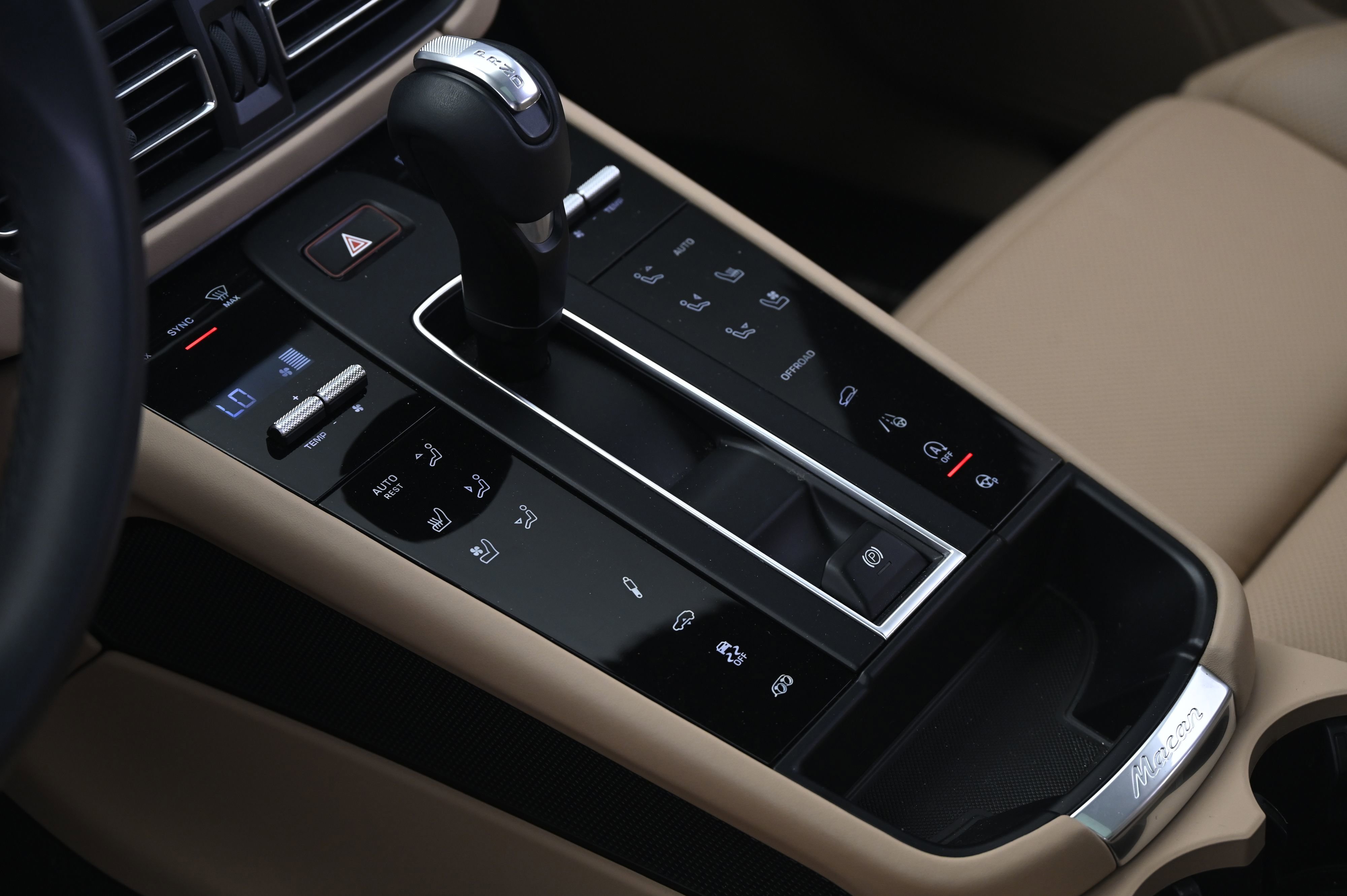 Certified 2022 Porsche Macan GTS image 35