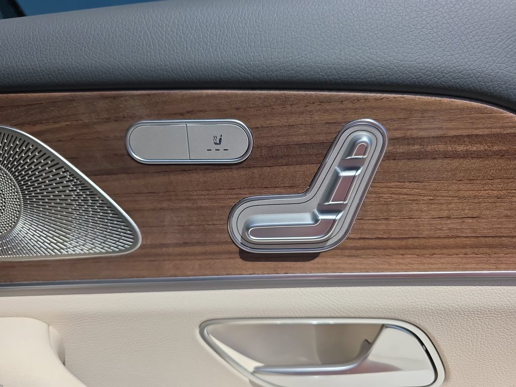 New 2026 Mercedes-Benz GLS 450 4MATIC image 18