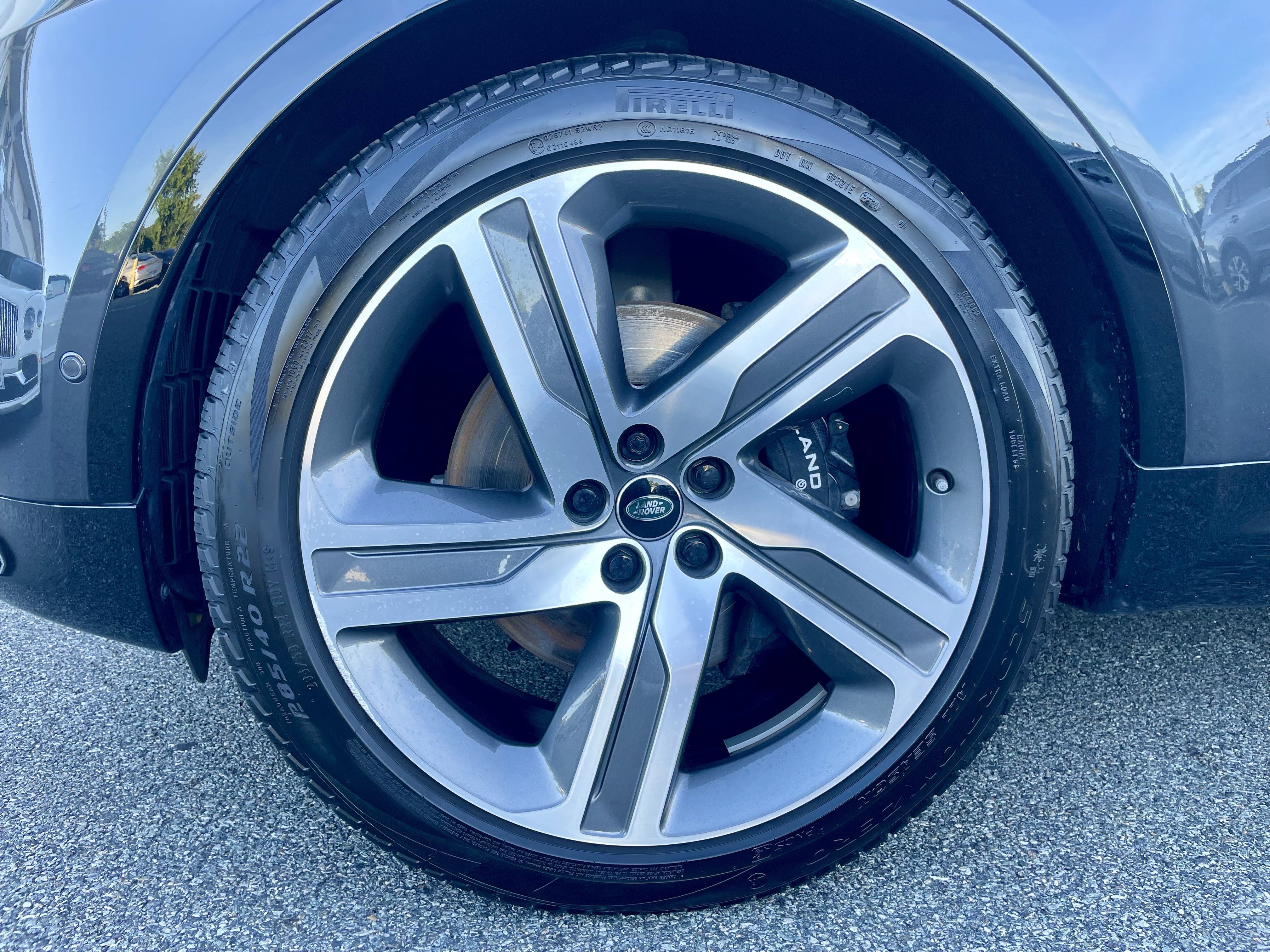 Certified 2025 Land Rover Discovery Metropolitan Edition AWD/4WD image 9