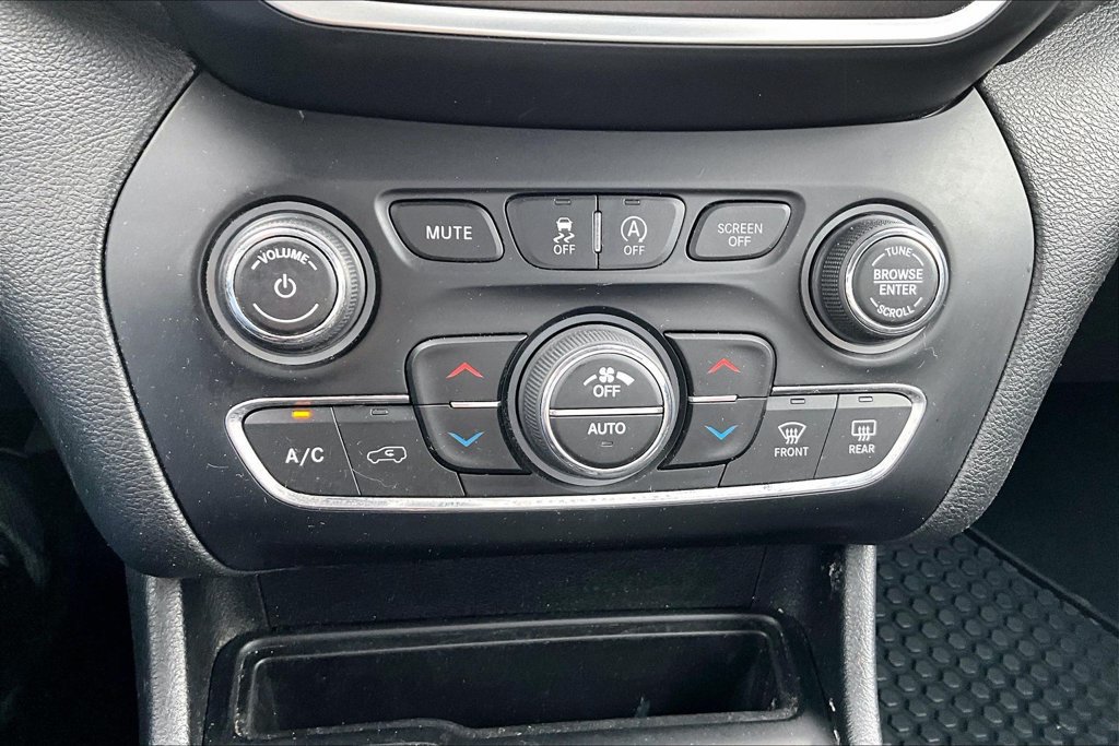 Used 2021 Jeep Cherokee Trailhawk w/ Sun, Sound & Nav Group AWD/4WD image 15