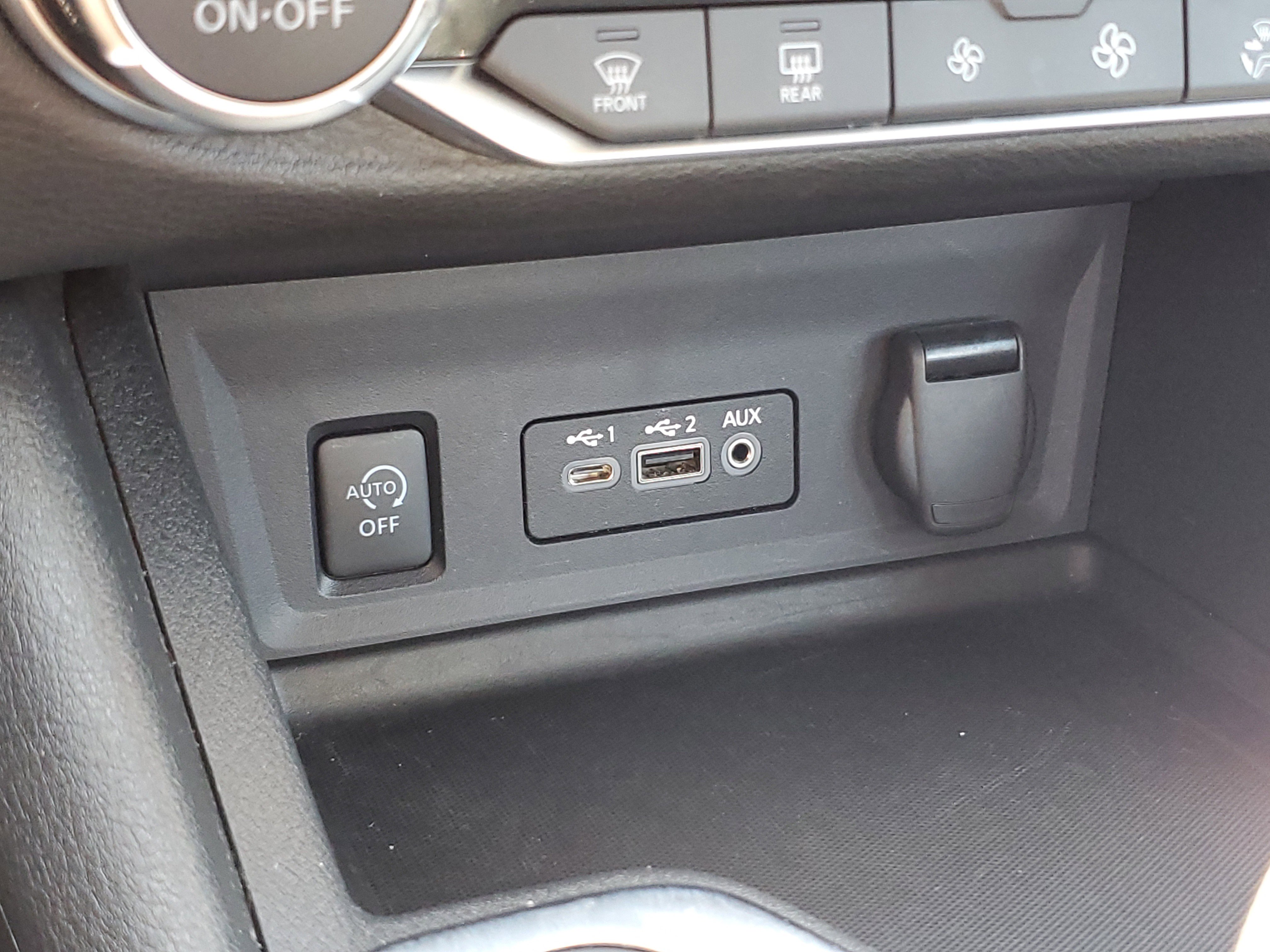 Used 2024 Nissan Sentra SV w/ All-Weather Package image 26