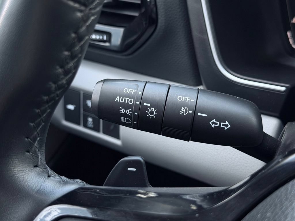 Used 2025 Honda Pilot Elite image 35