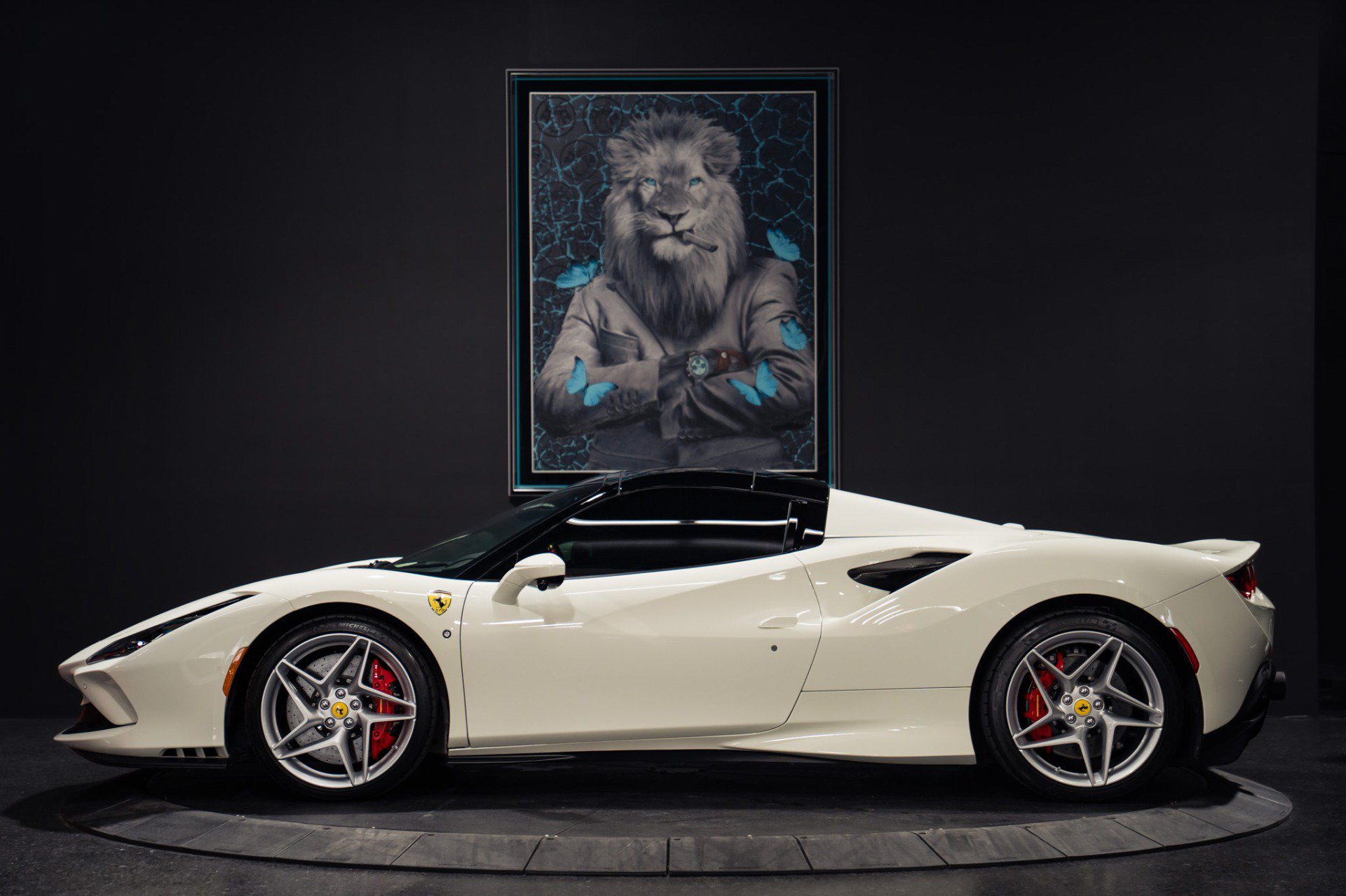 Used 2023 Ferrari F8 Tributo RWD image 12