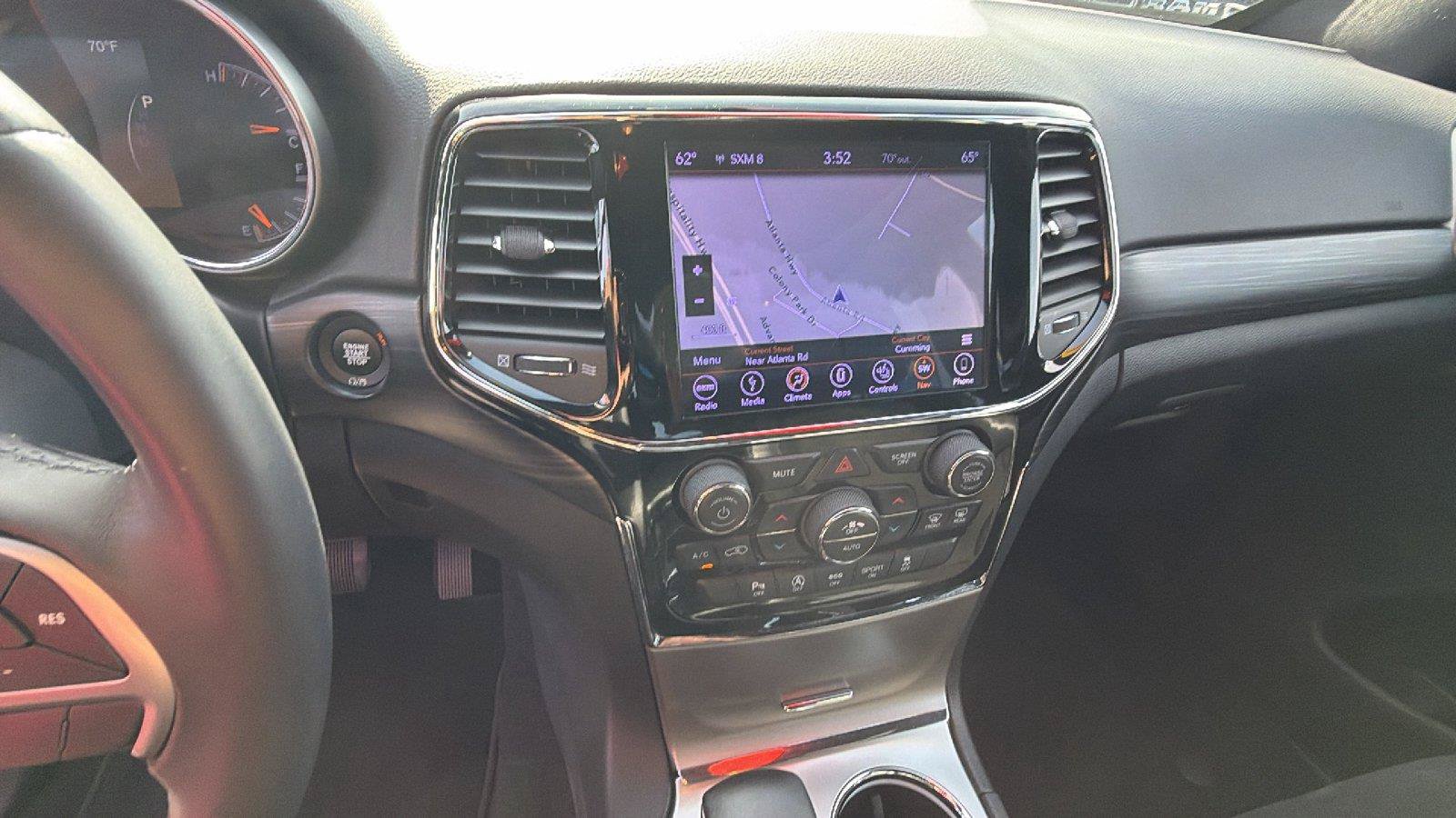 Used 2019 Jeep Grand Cherokee Laredo w/ Laredo X Package RWD image 4