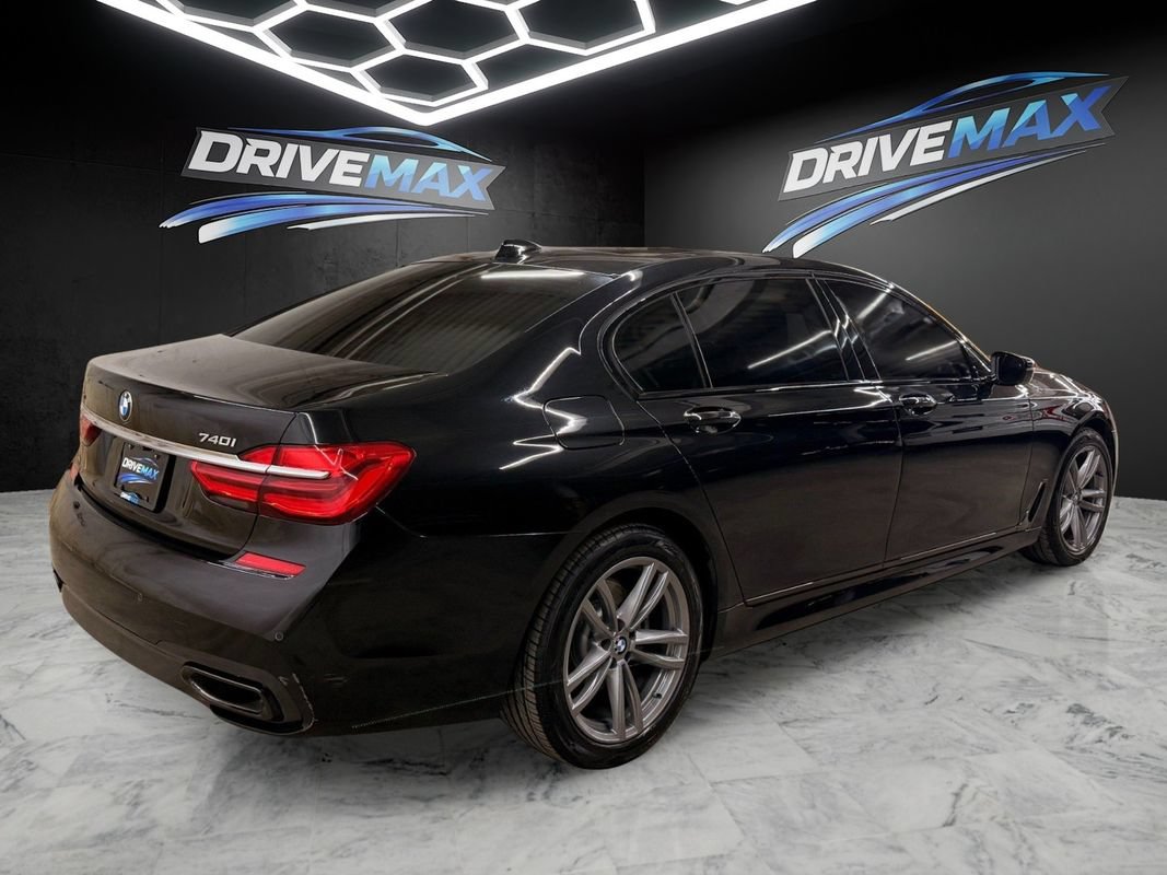 Used 2019 BMW 740i xDrive w/ M Sport Package AWD/4WD image 5