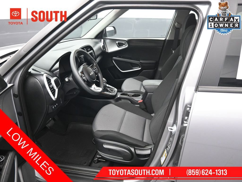 Used 2025 Kia Soul LX w/ LX Technology Package FWD image 9