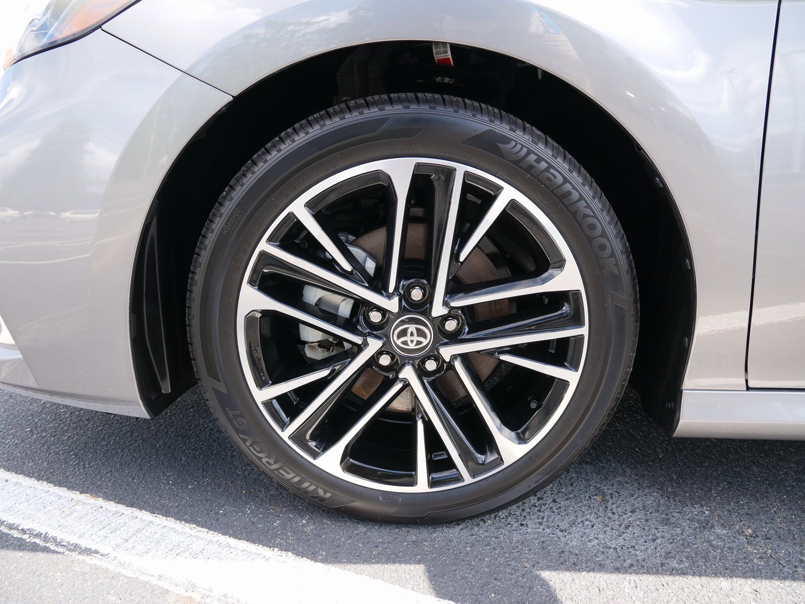 Used 2025 Toyota Camry XLE image 14