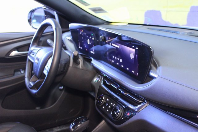 Used 2025 Buick Envista Sport Touring image 6