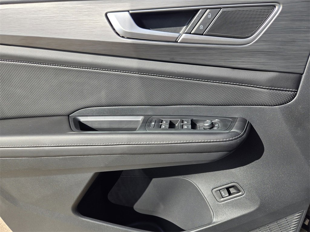 New 2026 Volkswagen Atlas Cross Sport SE image 18