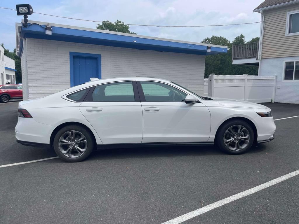 Certified 2024 Honda Accord EX image 4