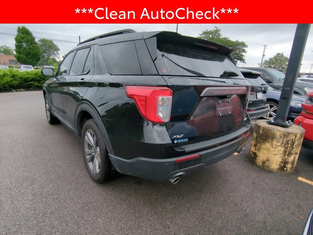 Used 2022 Ford Explorer XLT w/ Equipment Group 202A AWD/4WD image 3