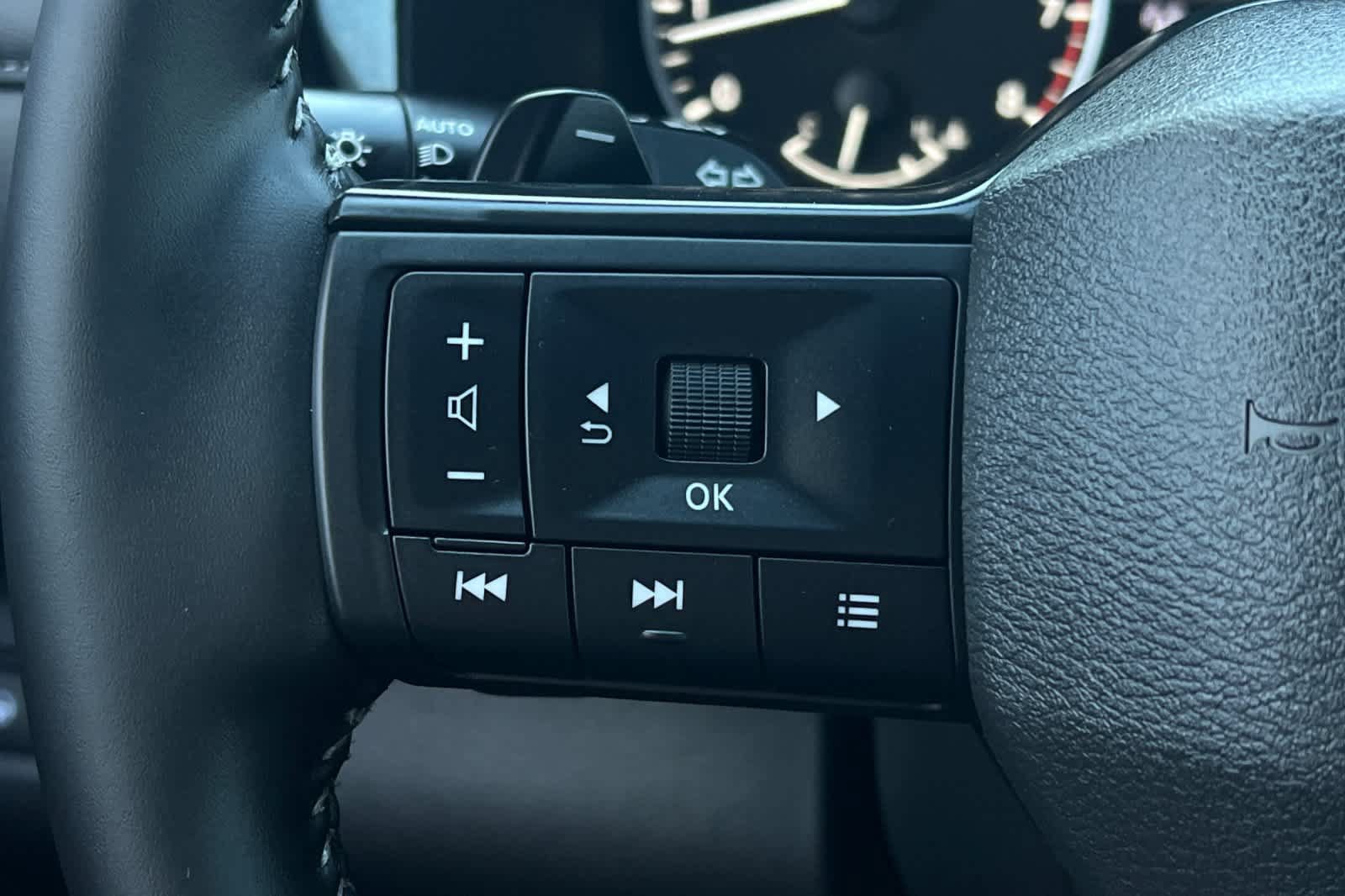 New 2026 Nissan Pathfinder SV AWD/4WD image 30