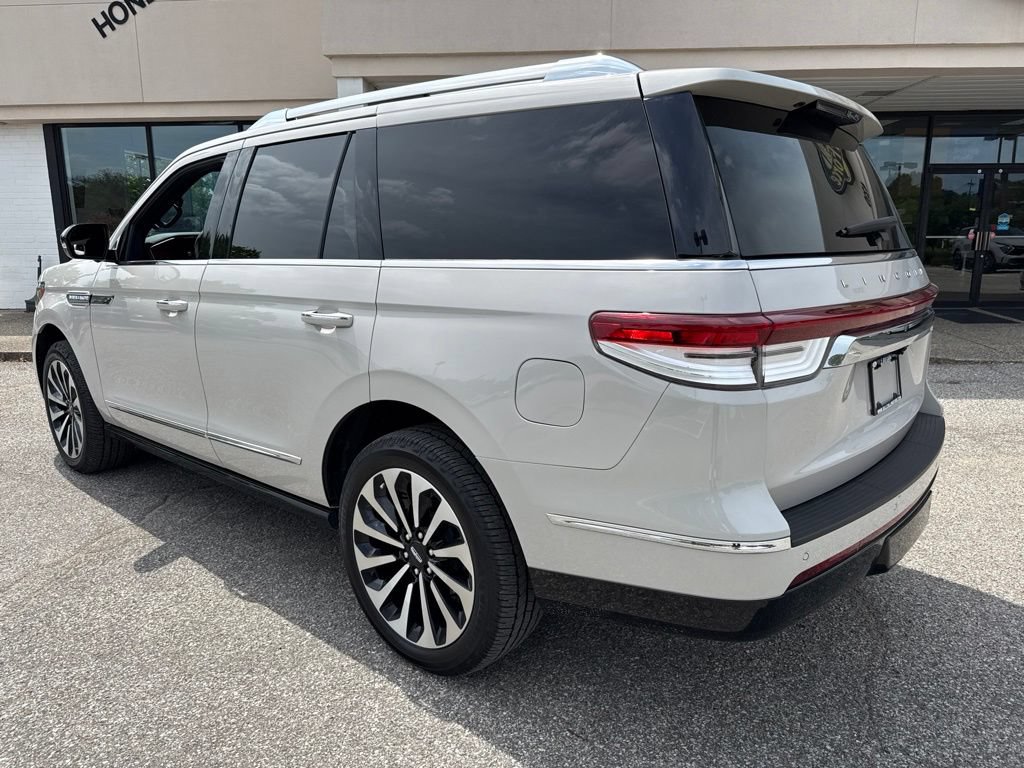 Used 2024 Lincoln Navigator Reserve AWD/4WD image 9