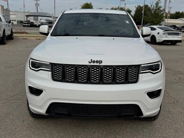 Used 2022 Jeep Grand Cherokee Laredo X AWD/4WD image 2