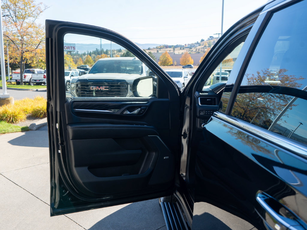 Used 2022 GMC Yukon XL Denali w/ Max Trailering Package AWD/4WD image 19