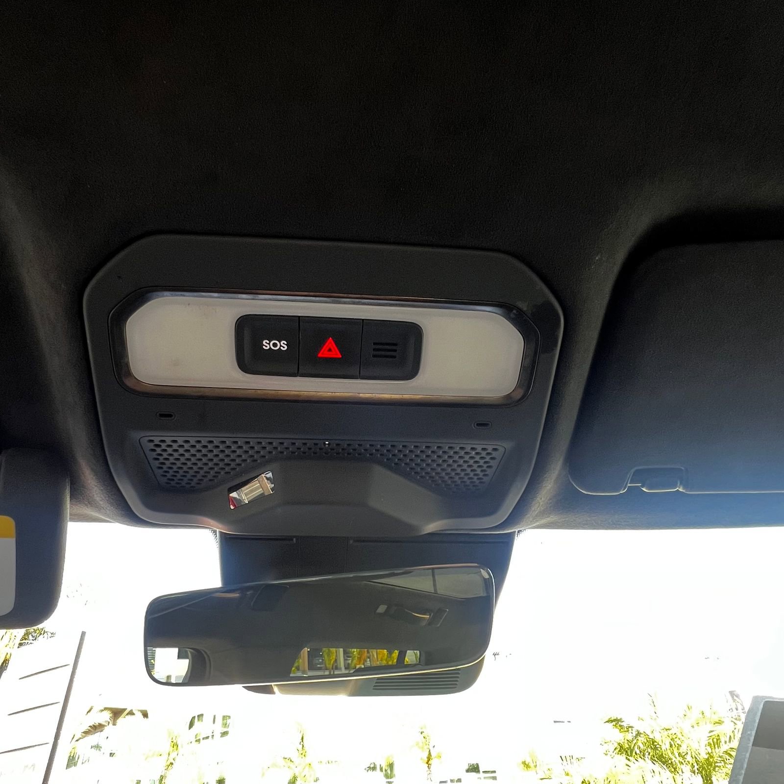 Used 2023 Rivian R1S Adventure AWD/4WD image 33