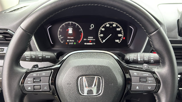 Used 2025 Honda Pilot Touring image 13
