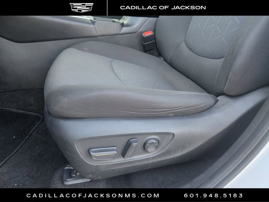 Used 2023 Toyota RAV4 XLE image 8