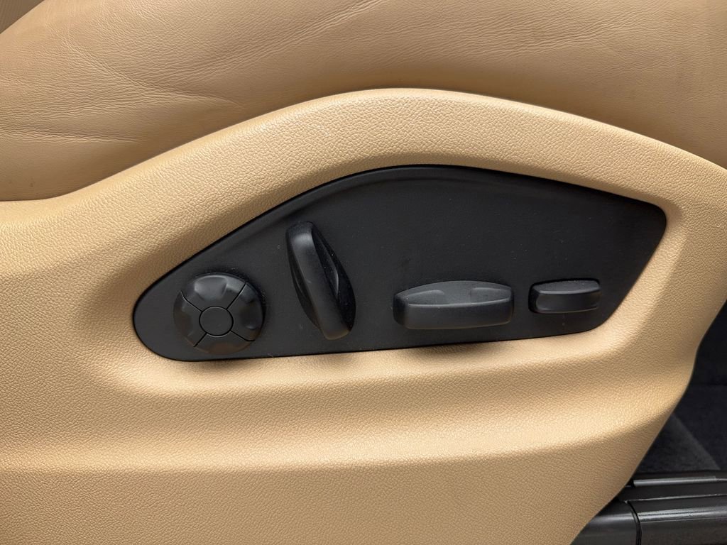 Used 2023 Porsche Cayenne Platinum Edition image 52