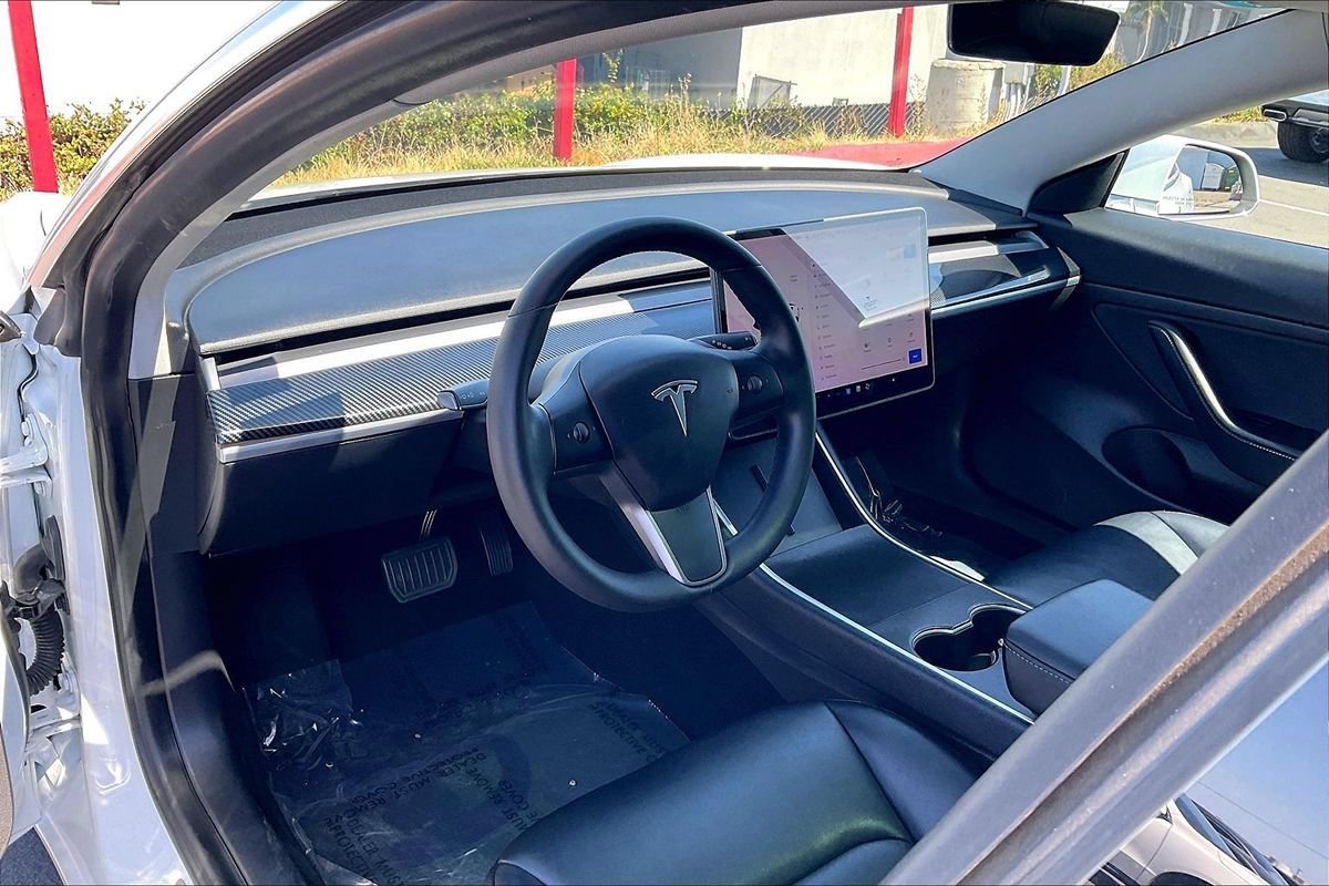 Used 2020 Tesla Model 3 Standard Range Plus RWD image 27