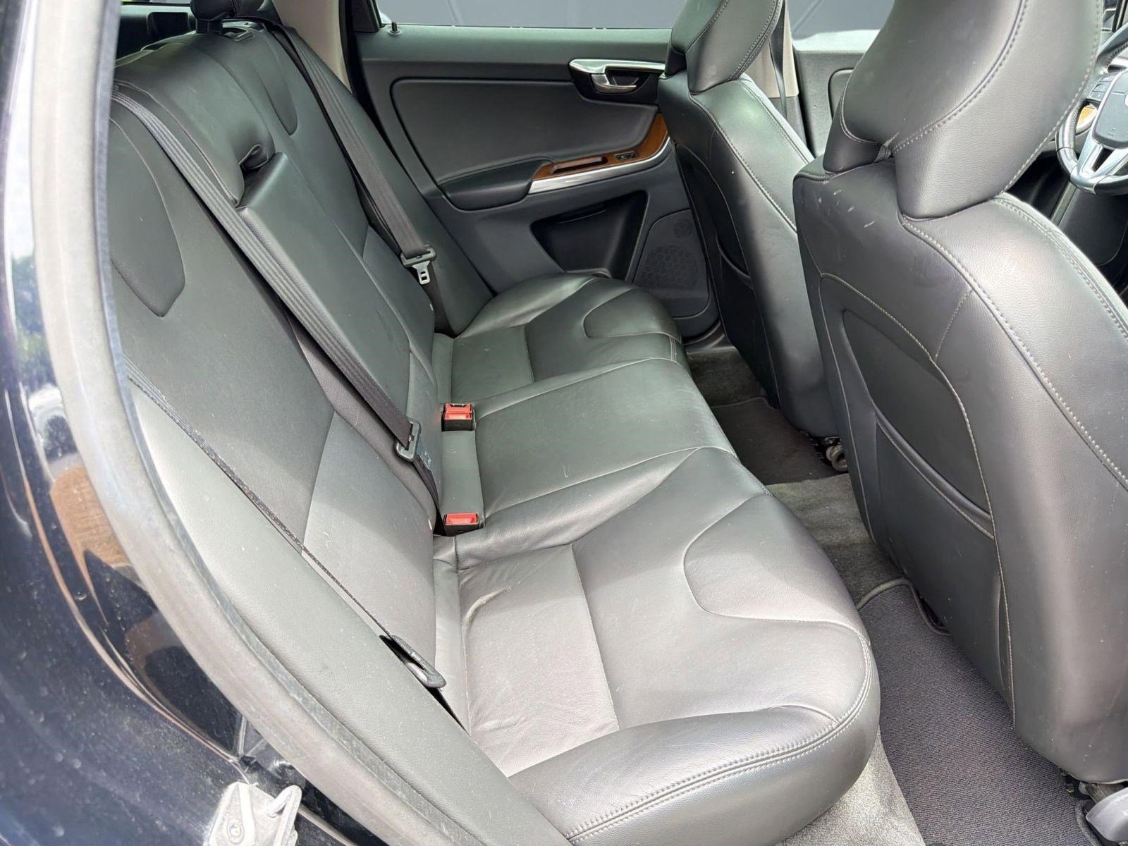 Used 2017 Volvo XC60 T5 Inscription w/ Preferred Option Package AWD/4WD image 29